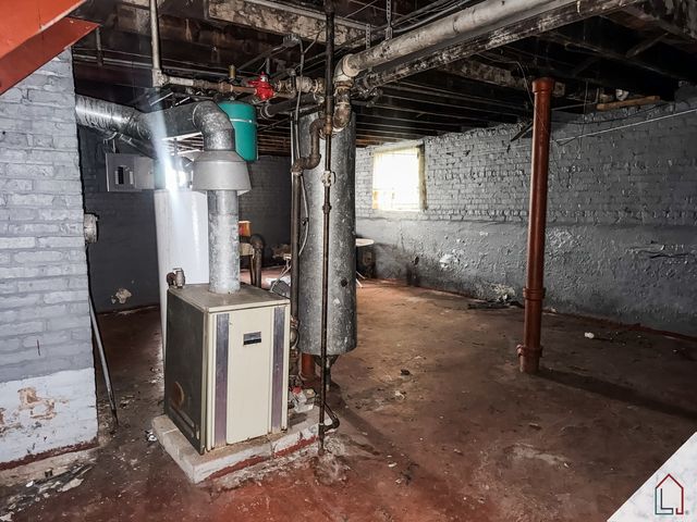 8640 S Bennett Avenue, Chicago, IL 60617