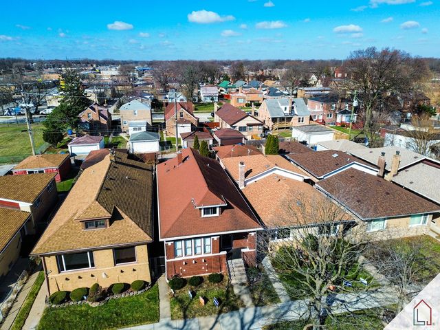 8640 S Bennett Avenue, Chicago, IL 60617