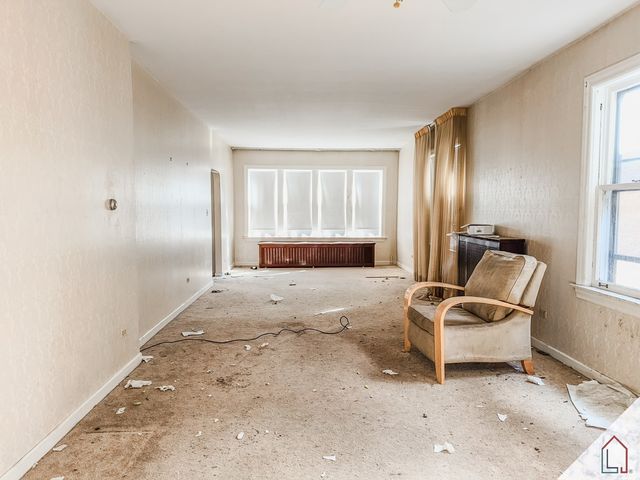 8640 S Bennett Avenue, Chicago, IL 60617