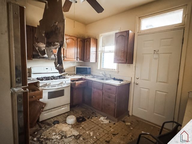 8640 S Bennett Avenue, Chicago, IL 60617