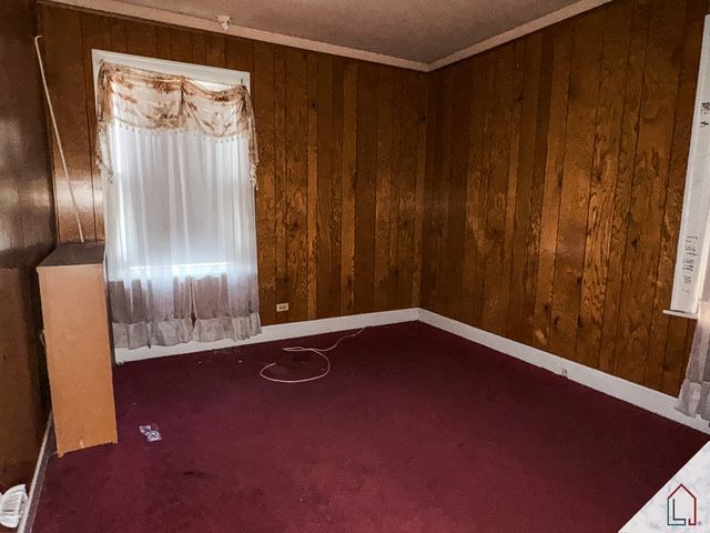 8640 S Bennett Avenue, Chicago, IL 60617