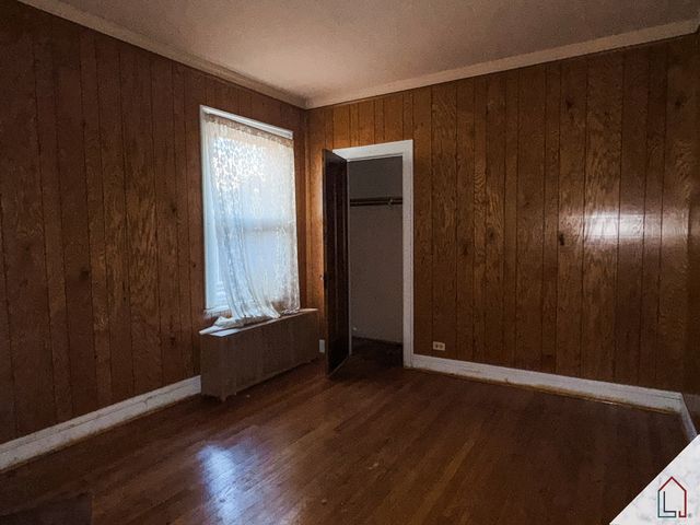 8640 S Bennett Avenue, Chicago, IL 60617