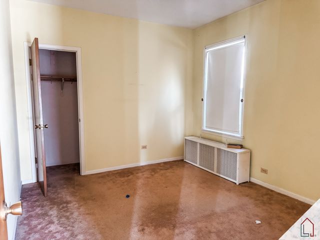 8640 S Bennett Avenue, Chicago, IL 60617