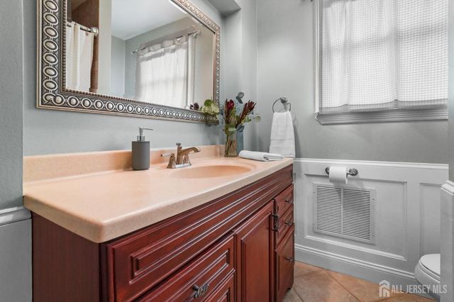 51 Thomas Street, Metuchen, NJ 08840