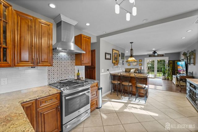 51 Thomas Street, Metuchen, NJ 08840