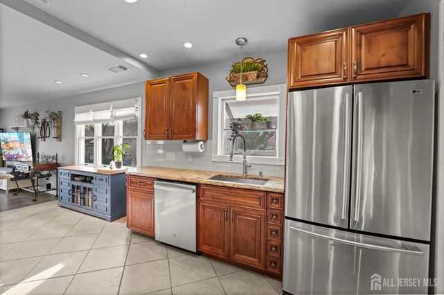 51 Thomas Street, Metuchen, NJ 08840