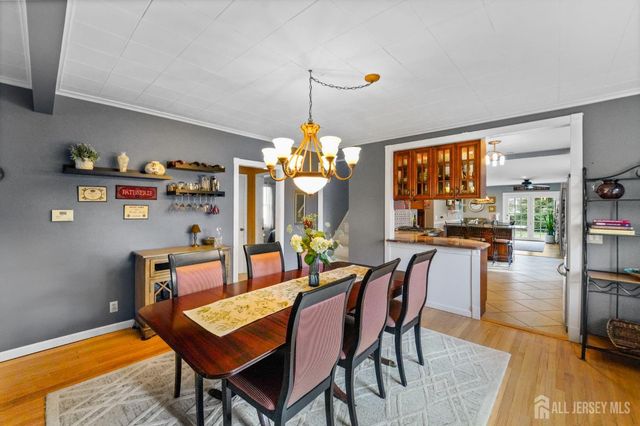 51 Thomas Street, Metuchen, NJ 08840