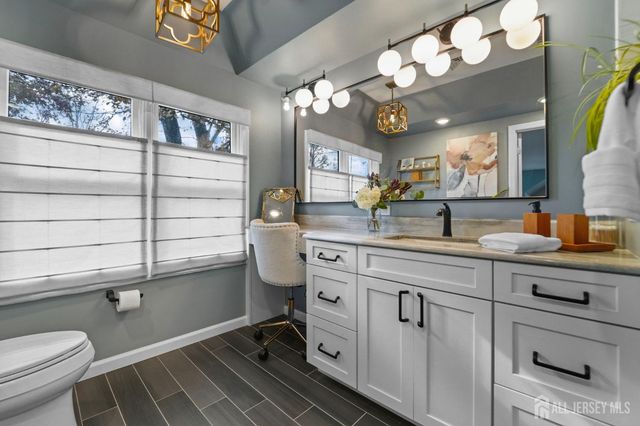 51 Thomas Street, Metuchen, NJ 08840