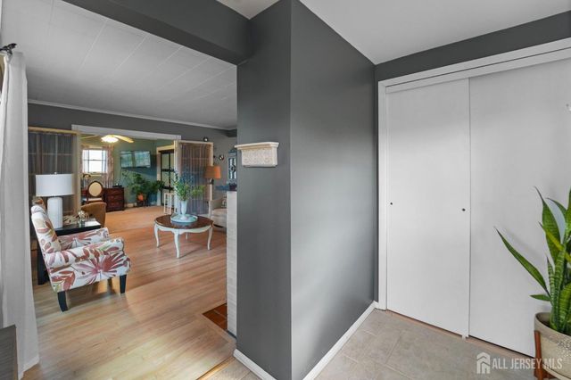 51 Thomas Street, Metuchen, NJ 08840