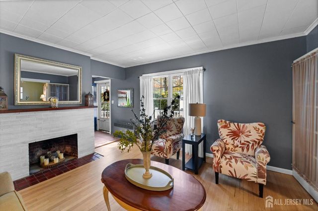 51 Thomas Street, Metuchen, NJ 08840