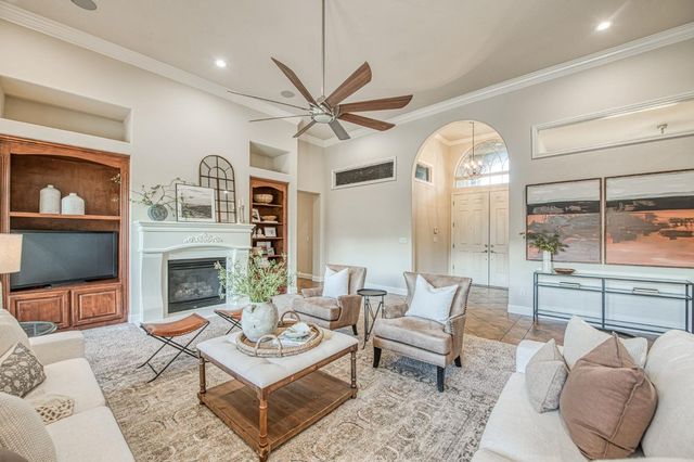 1879 N Harvard Avenue, Clovis, CA 93619