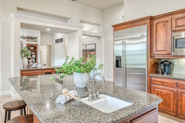 1879 N Harvard Avenue, Clovis, CA 93619