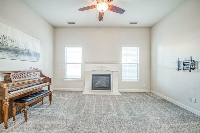 1879 N Harvard Avenue, Clovis, CA 93619