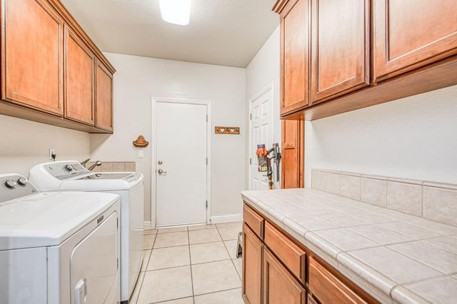 1879 N Harvard Avenue, Clovis, CA 93619