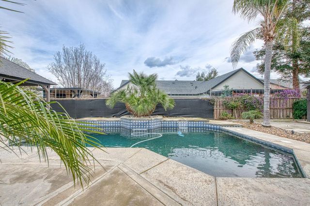 1879 N Harvard Avenue, Clovis, CA 93619