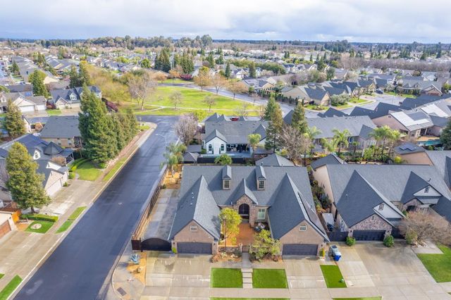 1879 N Harvard Avenue, Clovis, CA 93619