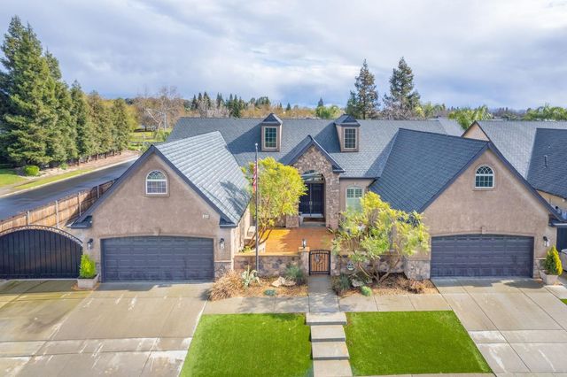 1879 N Harvard Avenue, Clovis, CA 93619