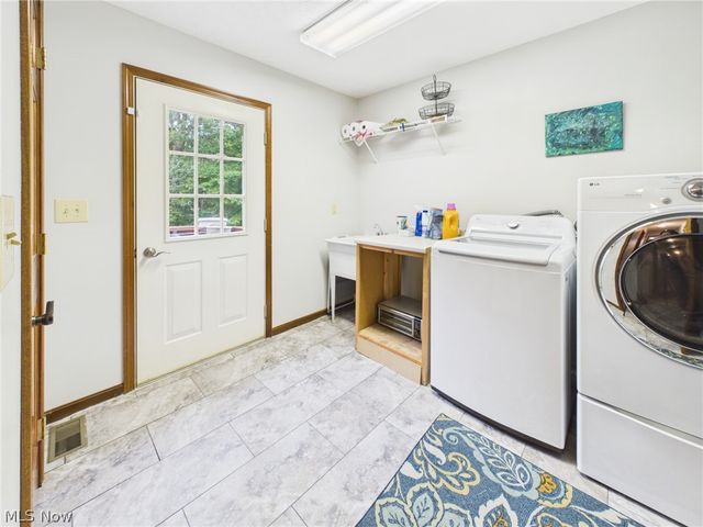 6 Amanda Lane, Parkersburg, WV 26104
