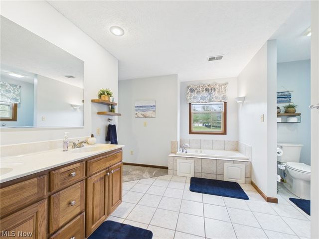6 Amanda Lane, Parkersburg, WV 26104