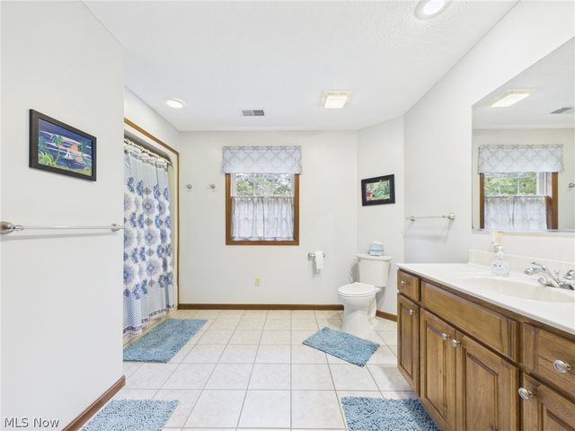 6 Amanda Lane, Parkersburg, WV 26104