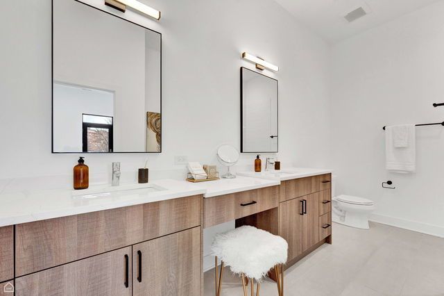 1606 W Hastings Street 301, Chicago, IL 60608