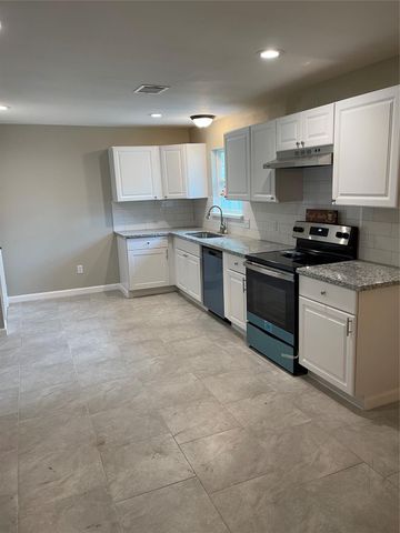 2734 Ash Road, Pearland, TX 77584