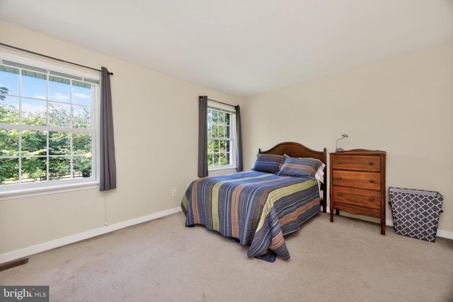 153 E DOE RUN RD, Kennett Square, PA 19348