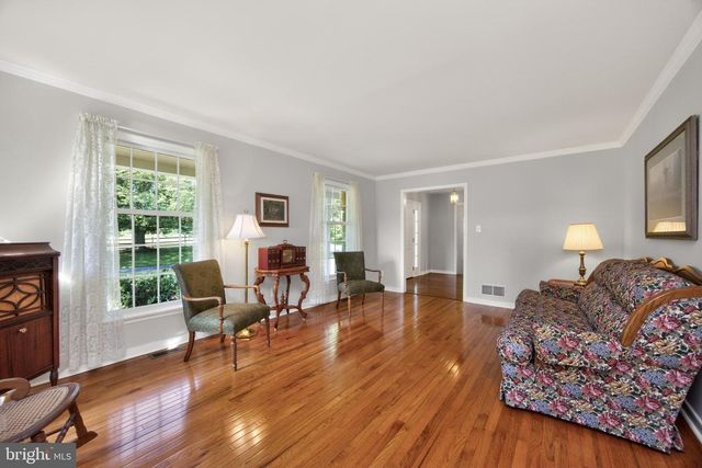 153 E DOE RUN RD, Kennett Square, PA 19348