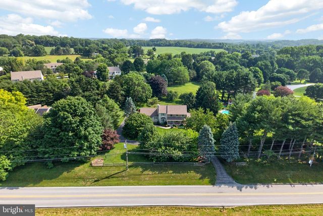 153 E DOE RUN RD, Kennett Square, PA 19348