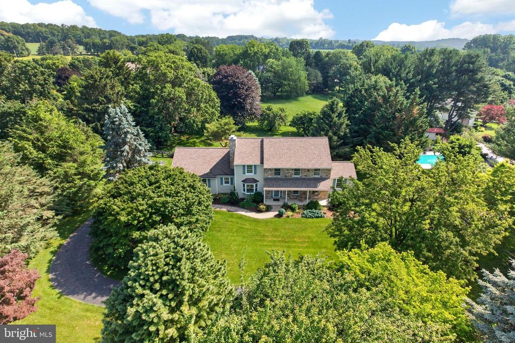 153 E DOE RUN RD, Kennett Square, PA 19348