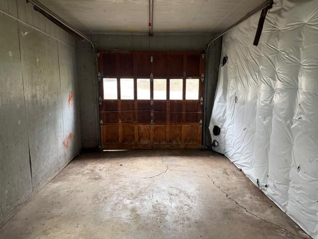 215 Hillhouse Avenue, Medford, OR 97504