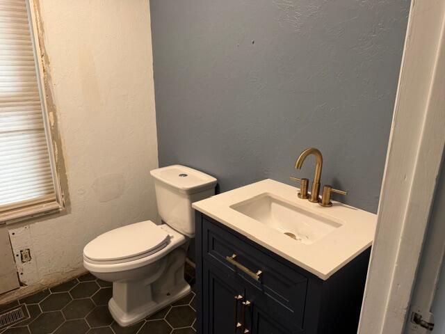 215 Hillhouse Avenue, Medford, OR 97504