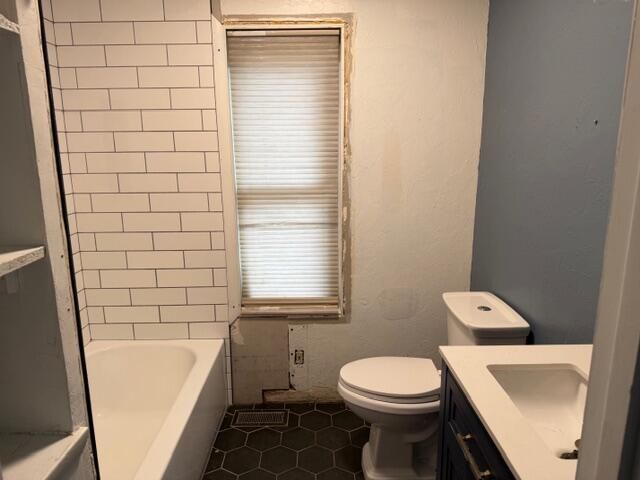 215 Hillhouse Avenue, Medford, OR 97504