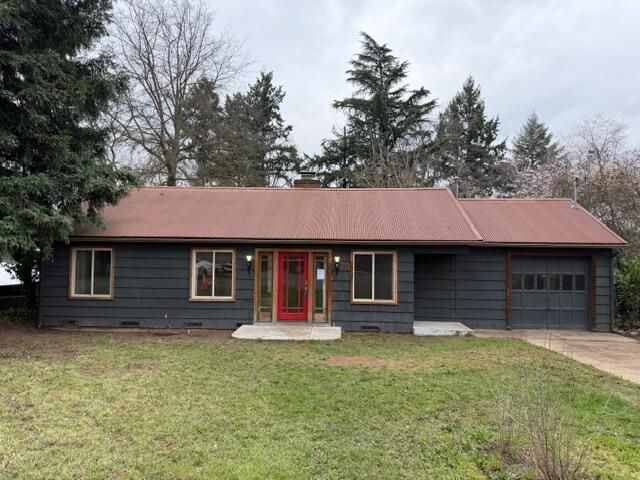 215 Hillhouse Avenue, Medford, OR 97504