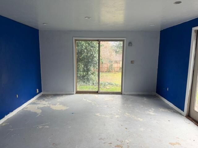 215 Hillhouse Avenue, Medford, OR 97504