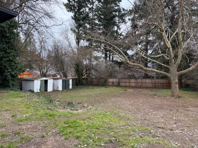 215 Hillhouse Avenue, Medford, OR 97504