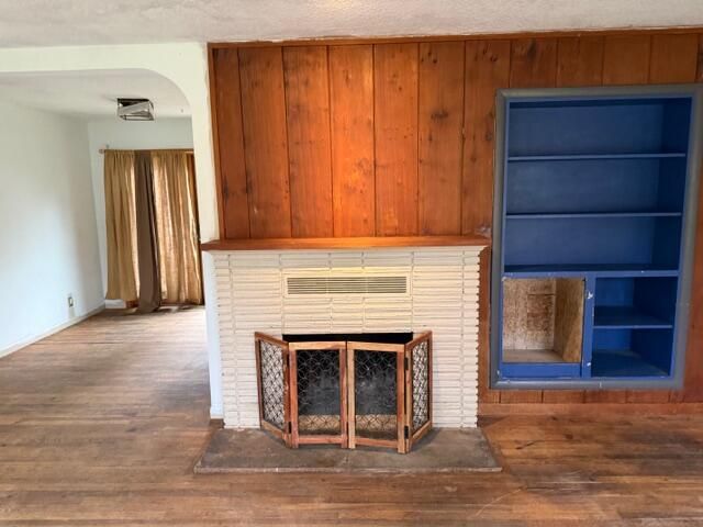 215 Hillhouse Avenue, Medford, OR 97504