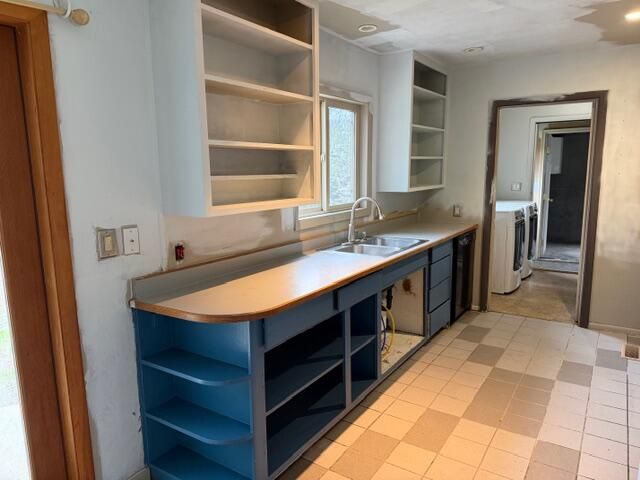 215 Hillhouse Avenue, Medford, OR 97504