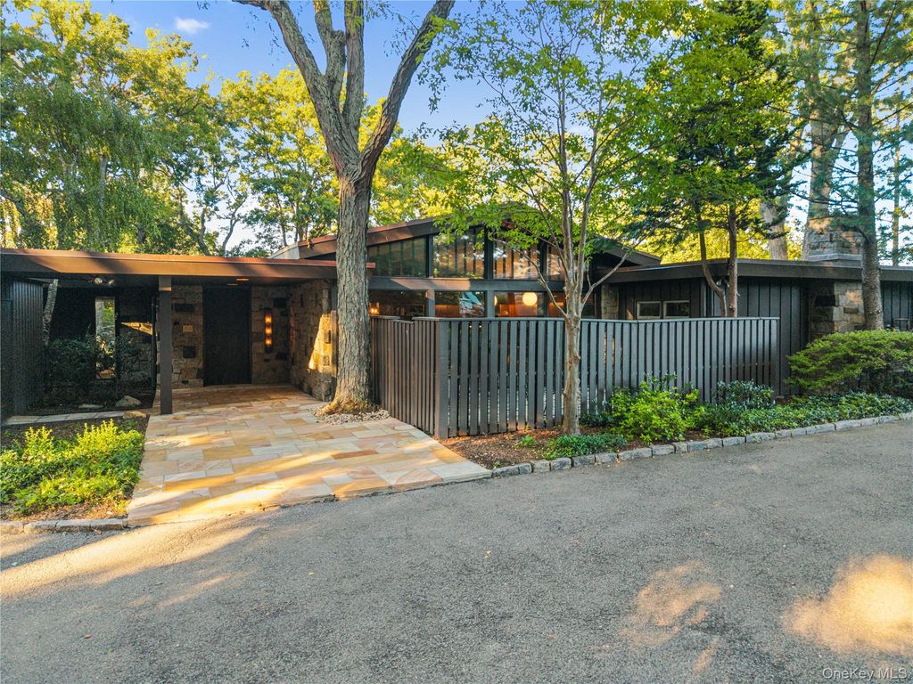 11 Oak Lane, Larchmont, NY 10538 — photo 2