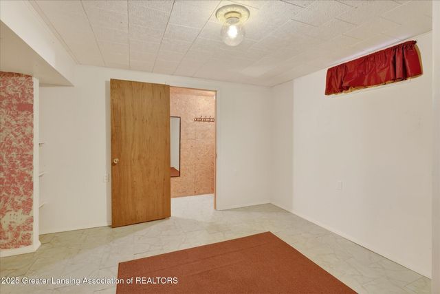 9992 Woodbury Road, Laingsburg, MI 48848