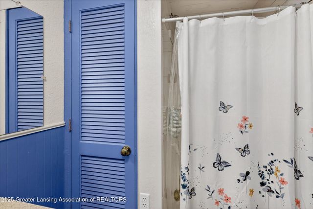 9992 Woodbury Road, Laingsburg, MI 48848