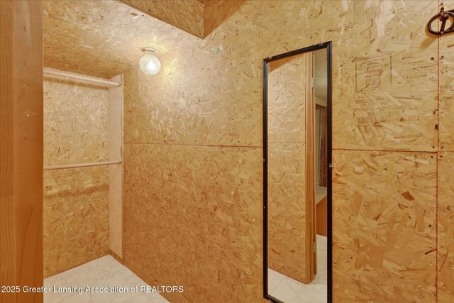 9992 Woodbury Road, Laingsburg, MI 48848