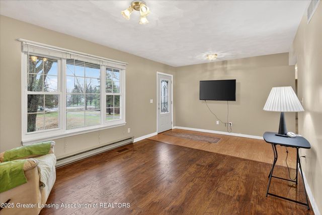 9992 Woodbury Road, Laingsburg, MI 48848