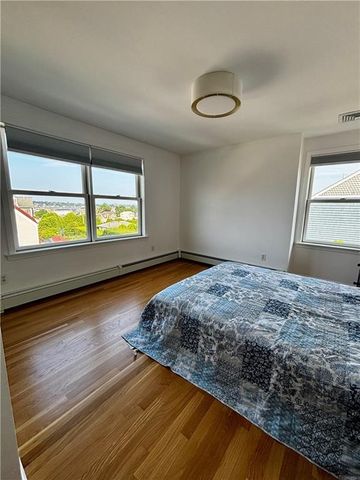 433 Wolcott Avenue, Middletown, RI 02842