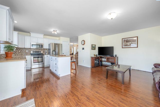 3401 S Lyle Street, Kennewick, WA 99337