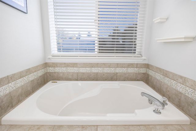 3401 S Lyle Street, Kennewick, WA 99337