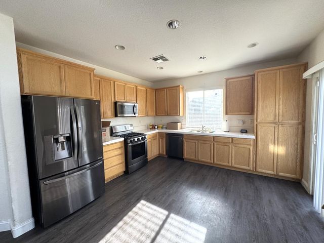 2488 Gaines Ln, Tracy, CA 95377