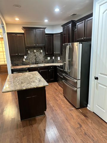 7303 WINTERBROOK LN, Memphis, TN 38018