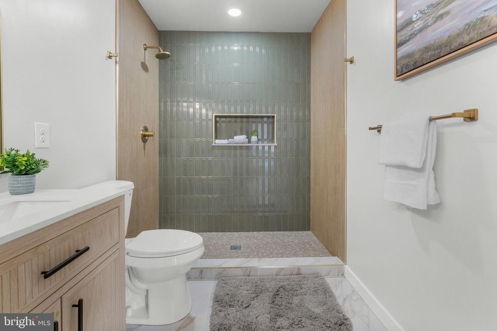Image 14 of property listing at 3009 MILFORD AVE, Baltimore, MD 21207