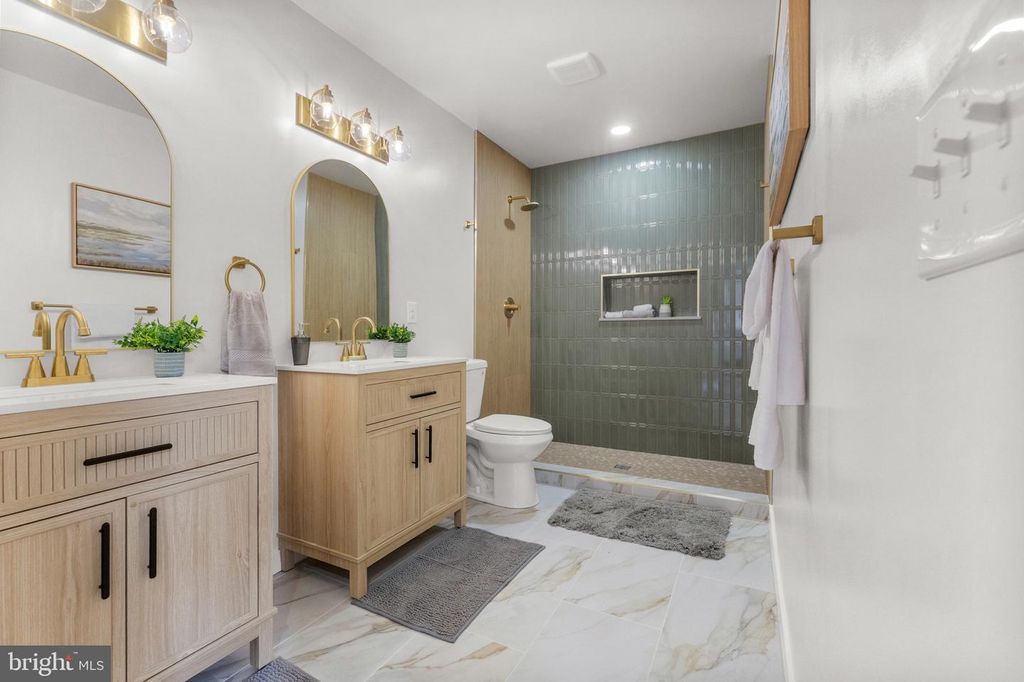 Image 15 of property listing at 3009 MILFORD AVE, Baltimore, MD 21207